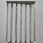 קופסת גירים לבנים של המותג Faber-Castell.